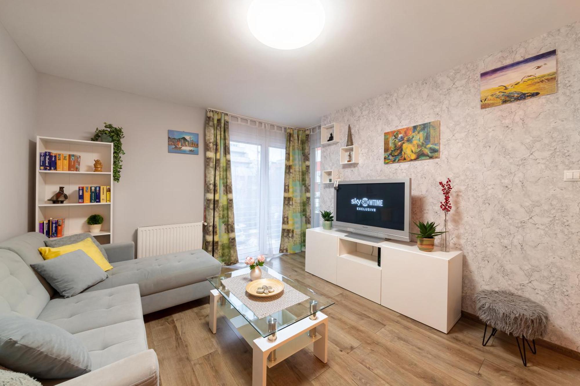Center Budget Inside Free Parking Self Check-in Free Streaming Ac Balcony * Budapesta